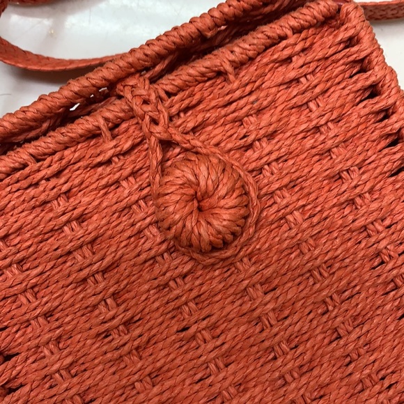 SOLD! Woven box purse - Picture 3 of 4